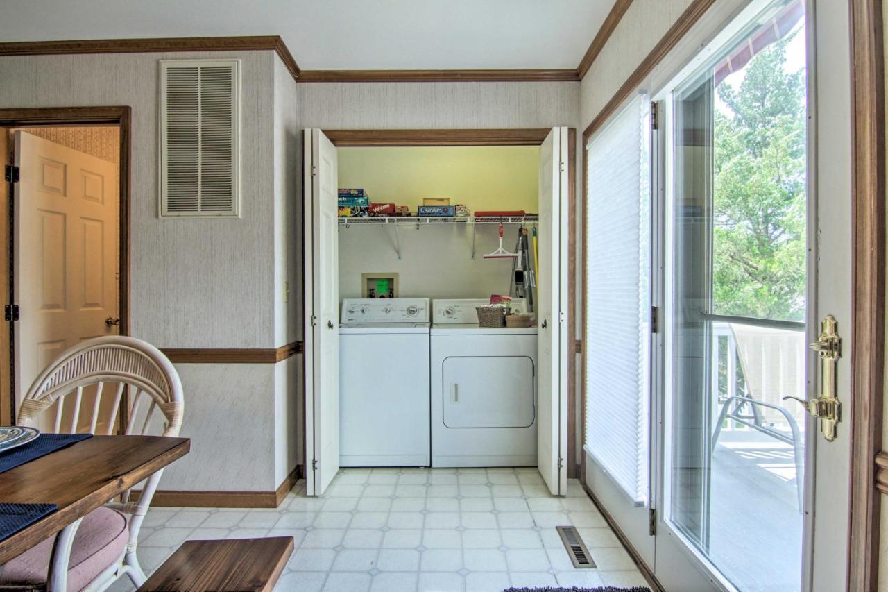 Canal-Front Ocean City Getaway With Deck And Dock! Ocean Pines Exterior photo